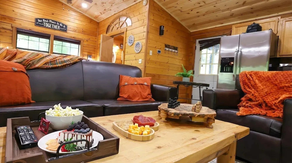 Enchanted Romance Mountain Views Heart Shaped Tub Hot Tub Private