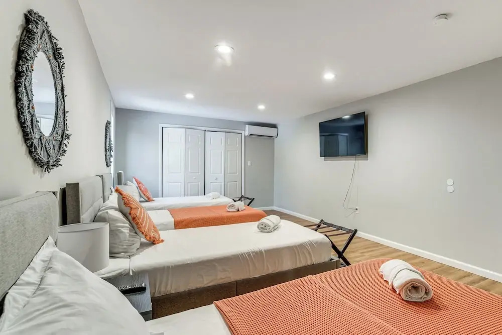 Hot Tub + Game Room: Spacious Poconos Escape!