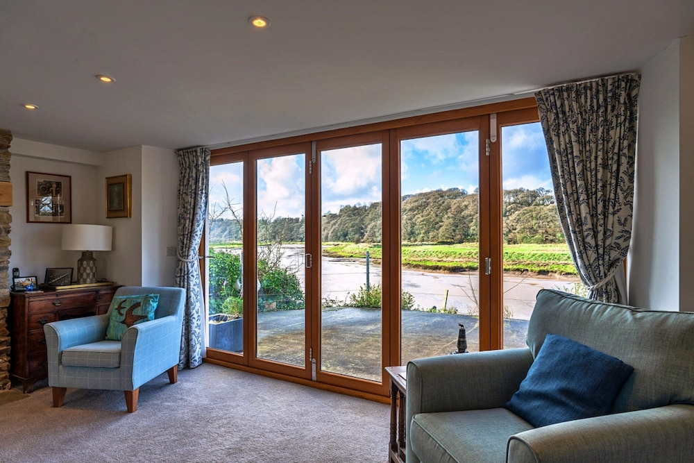 Riverside Home in Devon With Stunning Views