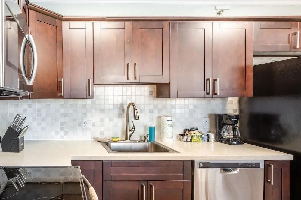 Breezy 12th Floor Waikiki Condo with FREE Parking