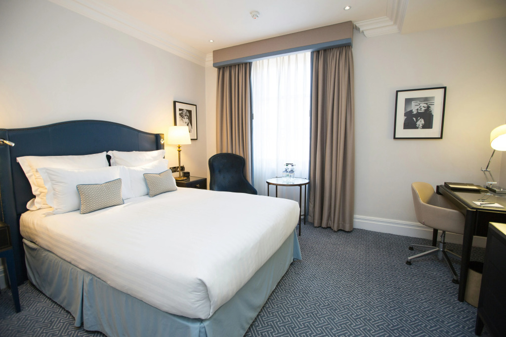 The Waldorf Hilton
