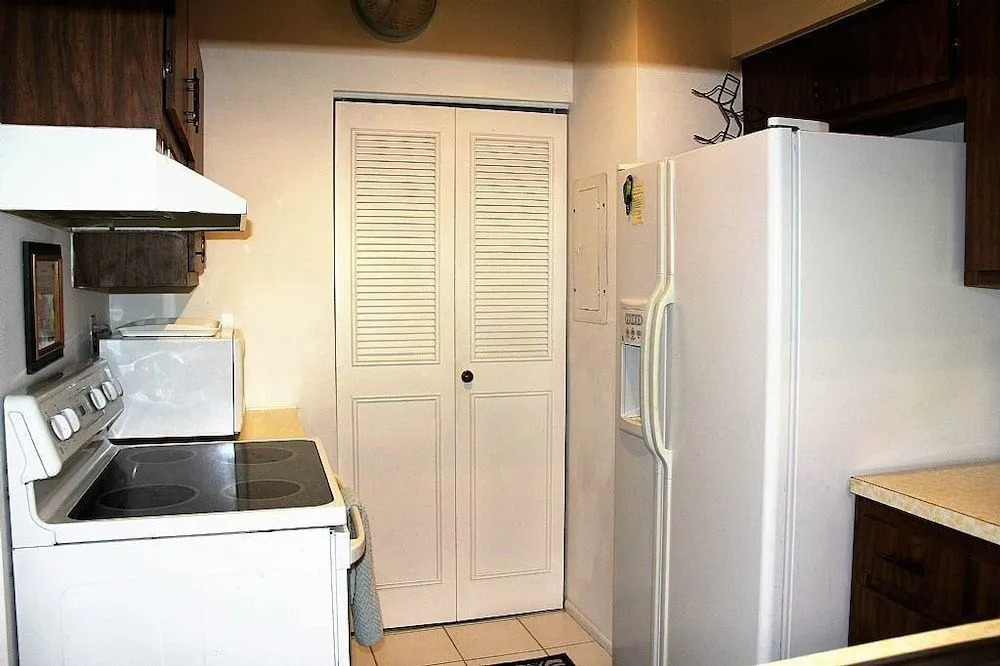Greenbrier St Condo