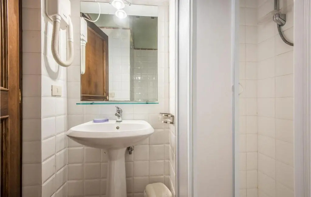 Beautiful apartment in Montaione with Outdoor swimming pool, WiFi and 2 Bedrooms