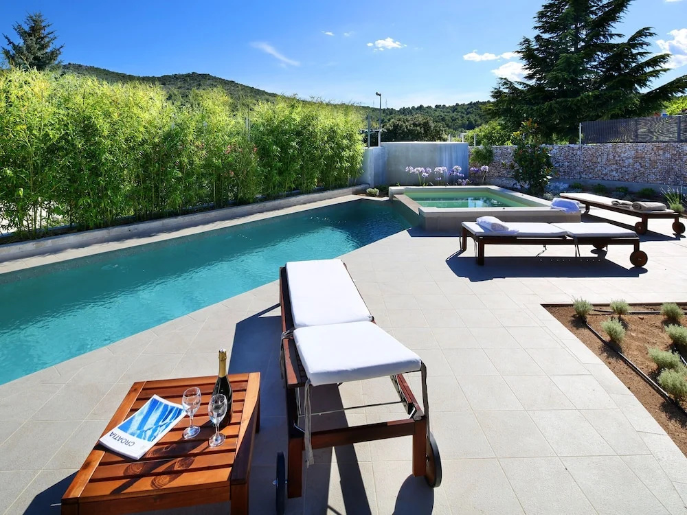 Amazing 2 Villa Property, Fenced Garden With 2 Private Pools