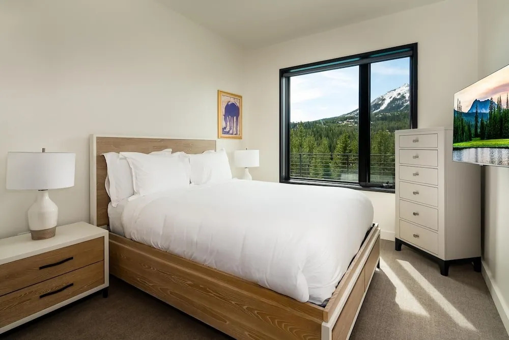 212 Lakelodge 3 Bedroom Condo by Moonlight Basin Lodging