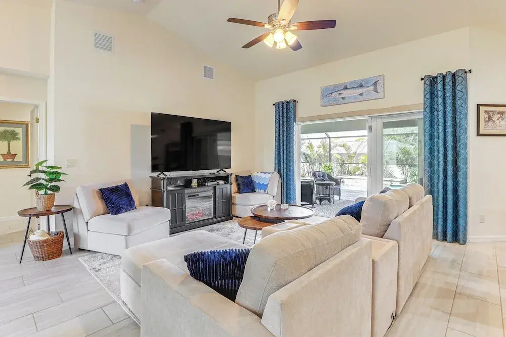 Beautiful Venice Getaway, 4 Mi to Manasota Beach!