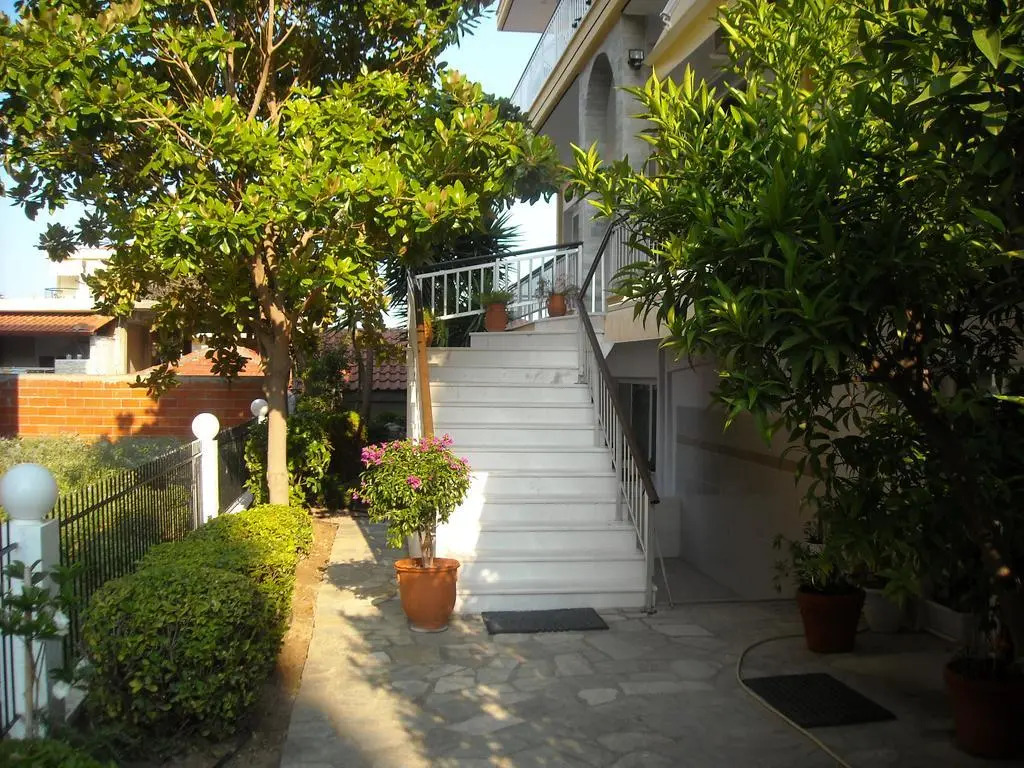 Iris Hotel