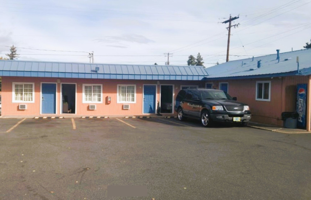 Royal Gateway Motel