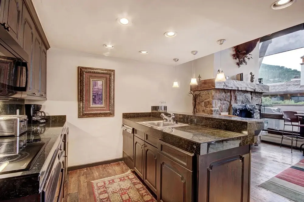 Rustic Mountain View 2Bedroom Condo- Lodge at Vail by RedAwning - Save 20% on 7+ Nights!
