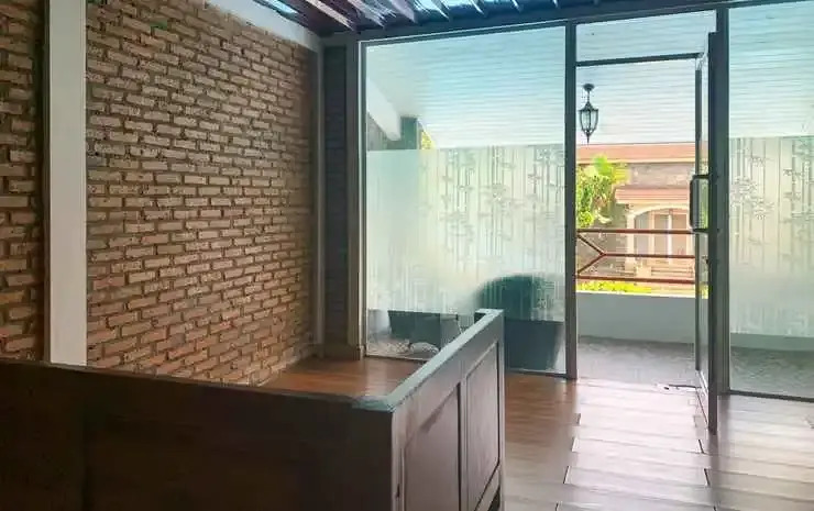 Urbanview Hotel Villa Q Gisting by RedDoorz