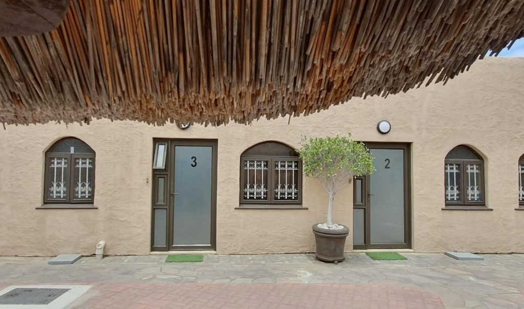 DESERT DREAMS BED and BREAKFAST CC