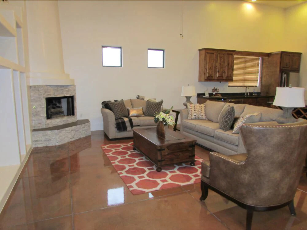 4BR Desert Escape