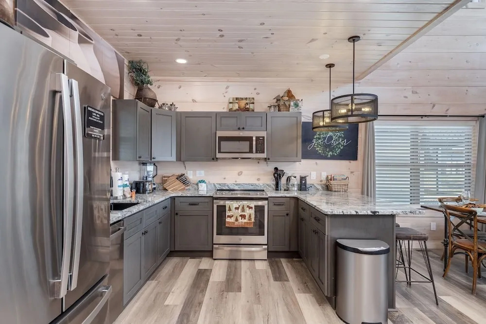 Abide 3 Bedroom Cabin by RedAwning