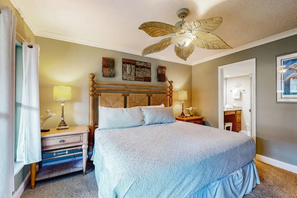 Oceanfront Community w/ Pool, Walk to Beach! condo