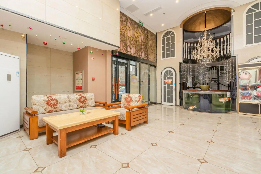 Zhencheng xinyi Hotel (Hengxing Technology College, Jiushui East Road, Qingdao)