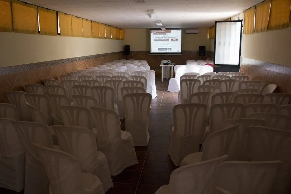 CENTRO DE OCIO ALÚA Bungalows Camping Rafting Benamejí