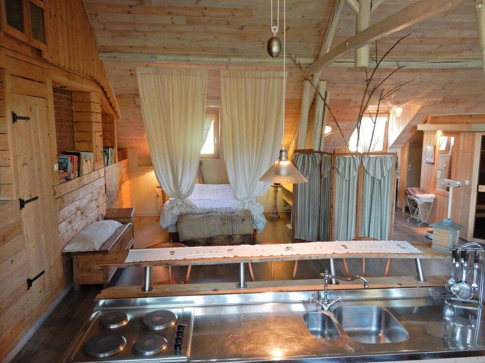 Mountain Stay Near Canal