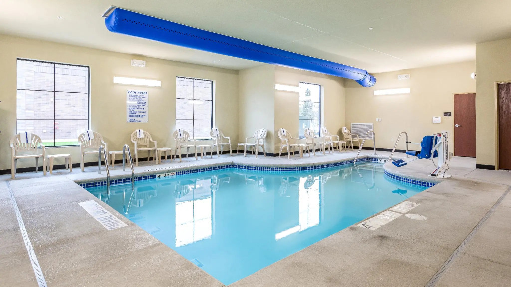 Cobblestone Hotel & Suites - Stevens Point