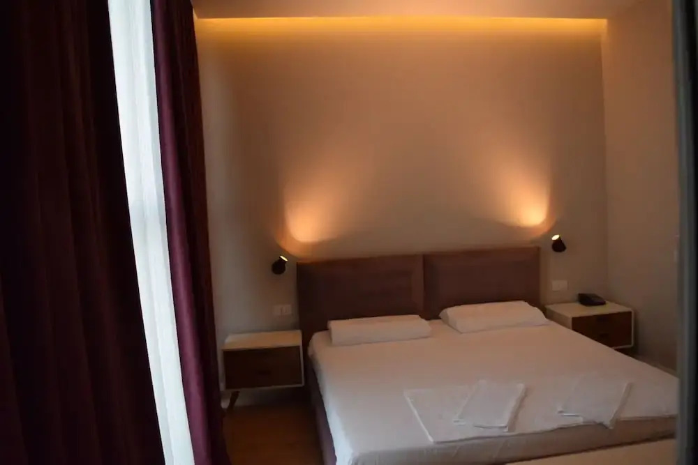 Star Hotel 2