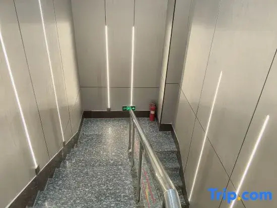 Yexinglan Art Hotel (Taidong Pedestrian Street Wanda Plaza)