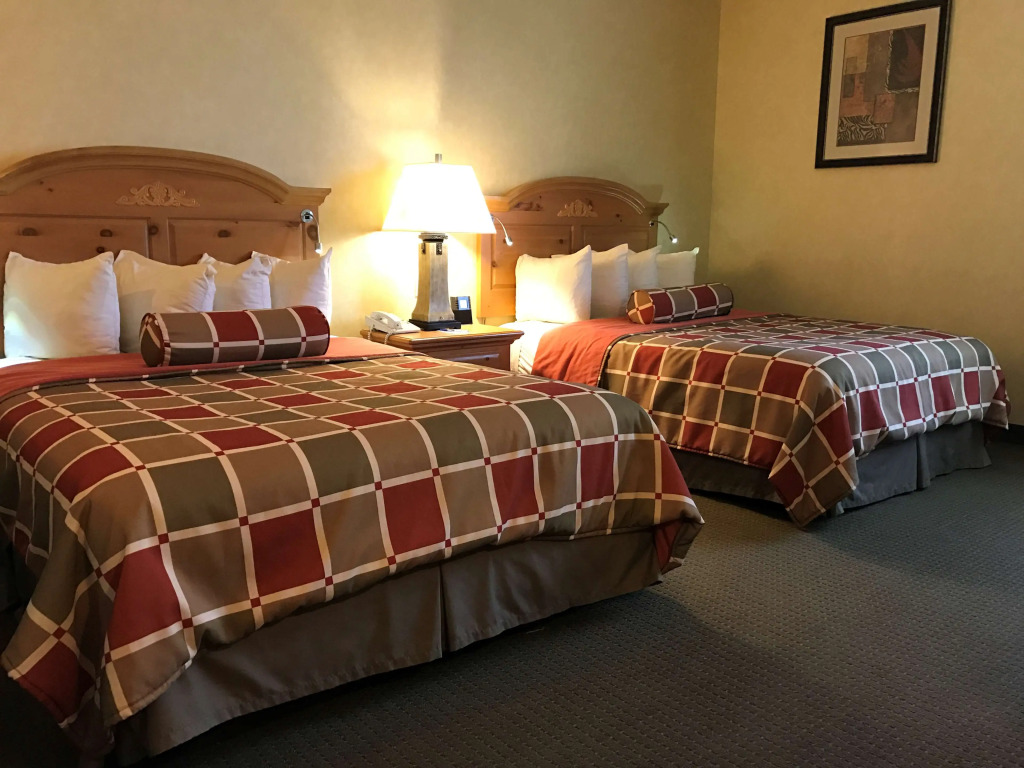 Best Western PLUS Revere Inn & Suites