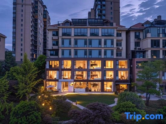 Mountain Echo River View Resort Homestay (Chenzhou Zixing Dongjiang Lake Branch)