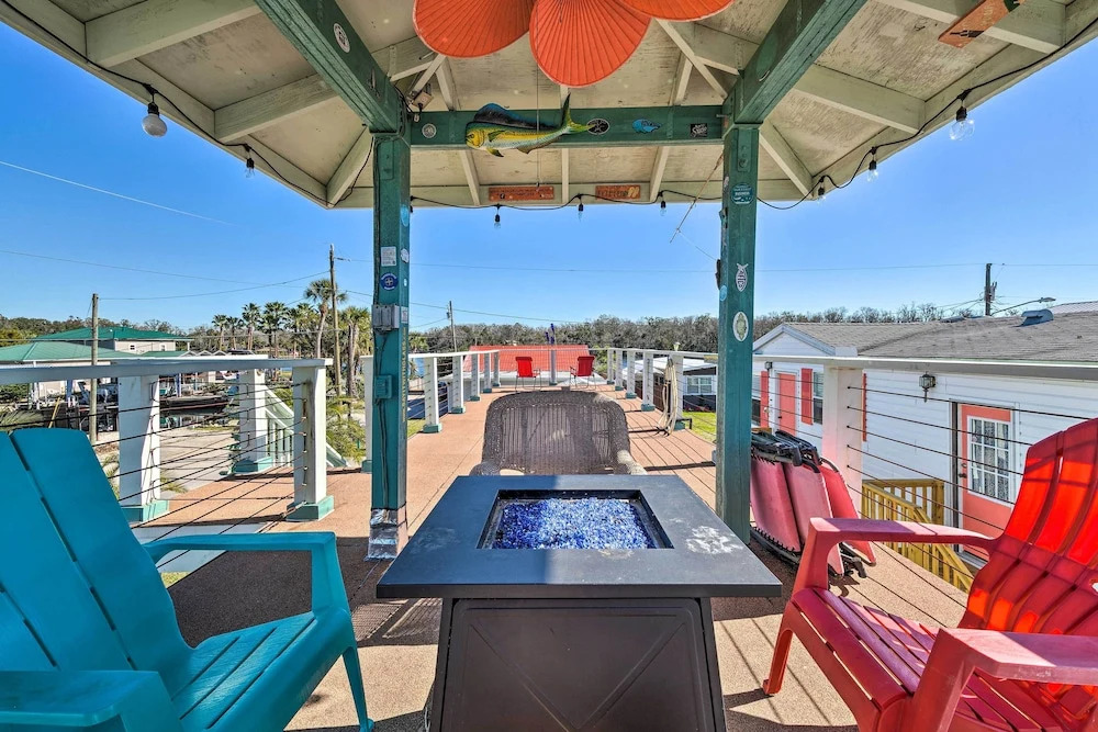Homosassa River Home w/ Private Boat Ramp & Kayaks