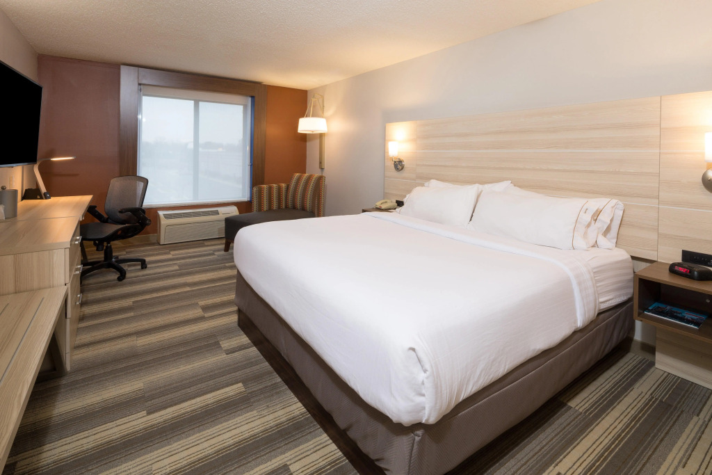 Holiday Inn Express Hotel & Suites Detroit-Utica by IHG