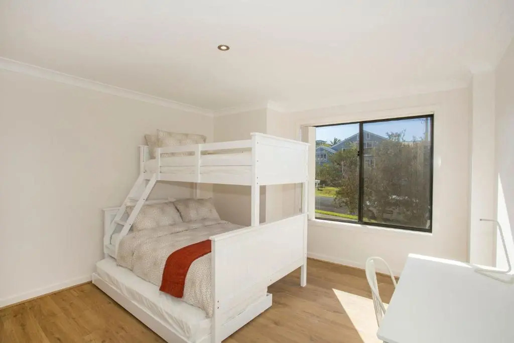 Dolphin Views Unit 5 of 14 Dolphin St