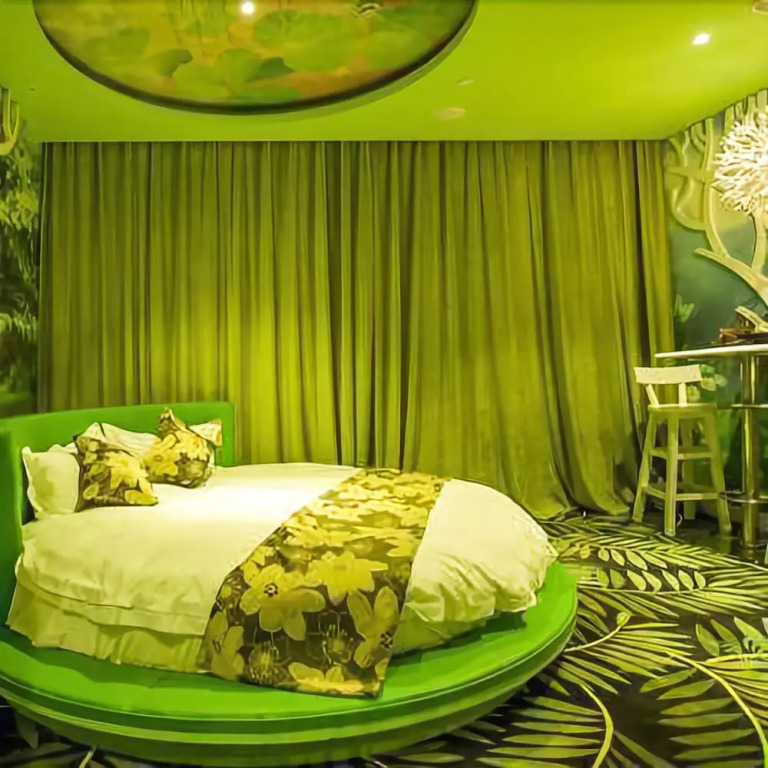 Houhai Theme Hotel
