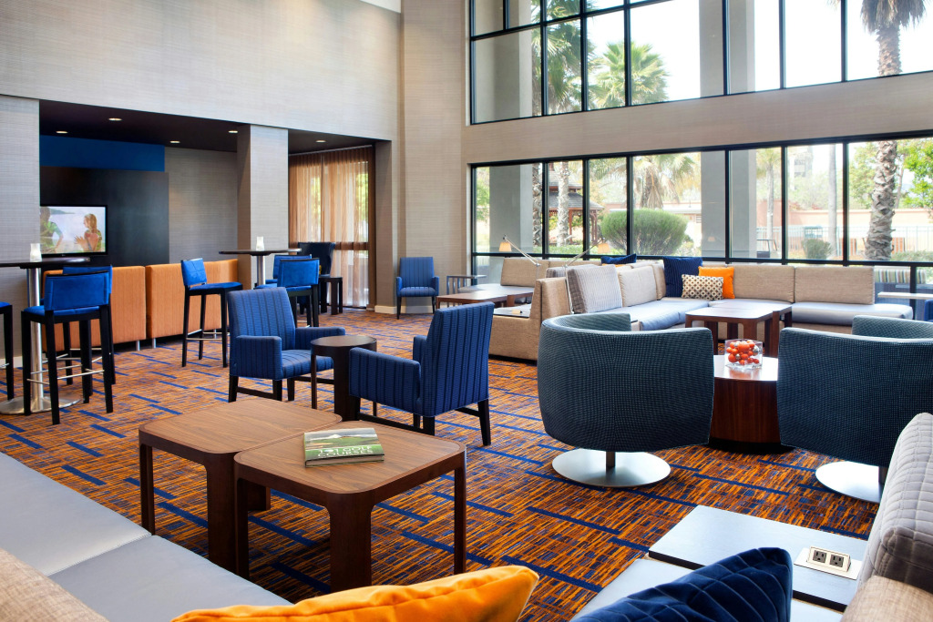 Courtyard by Marriott Oakland Airport