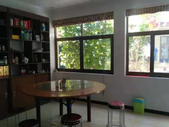 Beijing Sunshine Courtyard Farmhouse