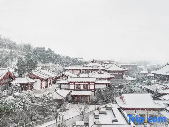 Huaqing Palace Resort & Spa