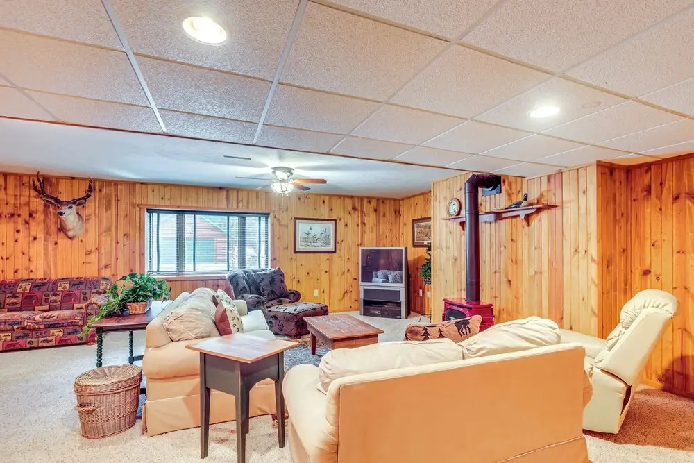 Lake Tomahawk Fall Retreat w/ Foliage & Lake Views