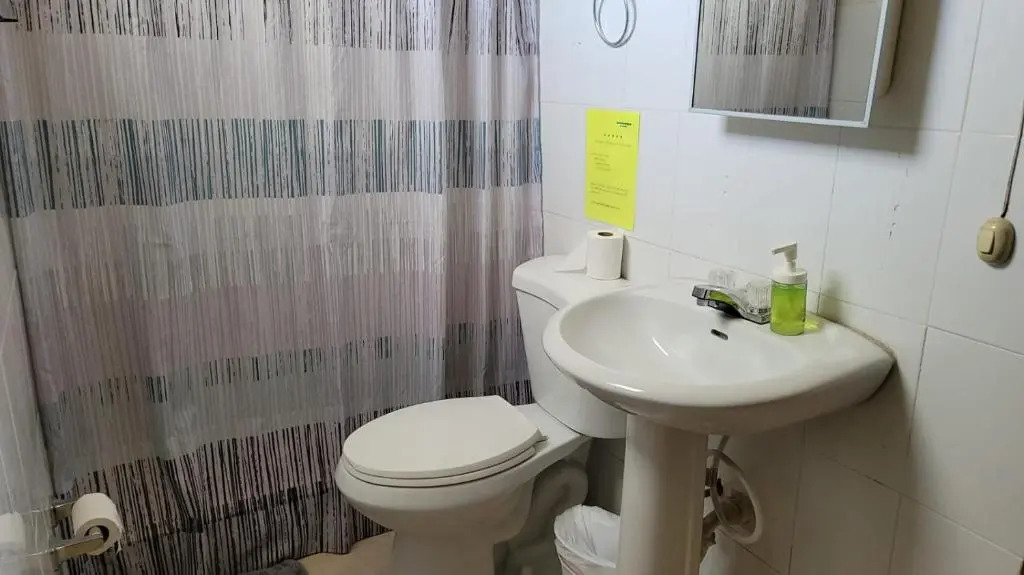 310 Del Valle Central, Freshly Remodeled 3 Bedroom Home Sleeps 8