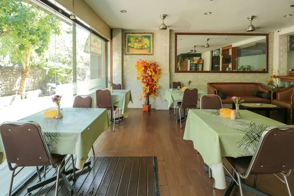 OYO 734 Tuban Torres Accomodation