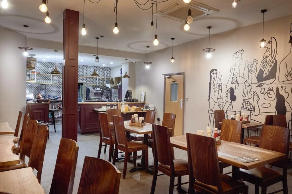 Belvilla Ilford Station Hotel, 4 min from Elizabeth line