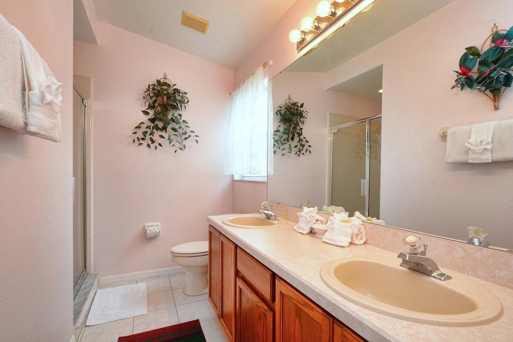 Greater Groves 3 Bedroom House w Pool - 5205GG