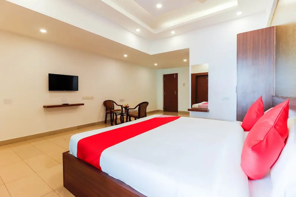 Oyo 28076 Samrudhi Residency