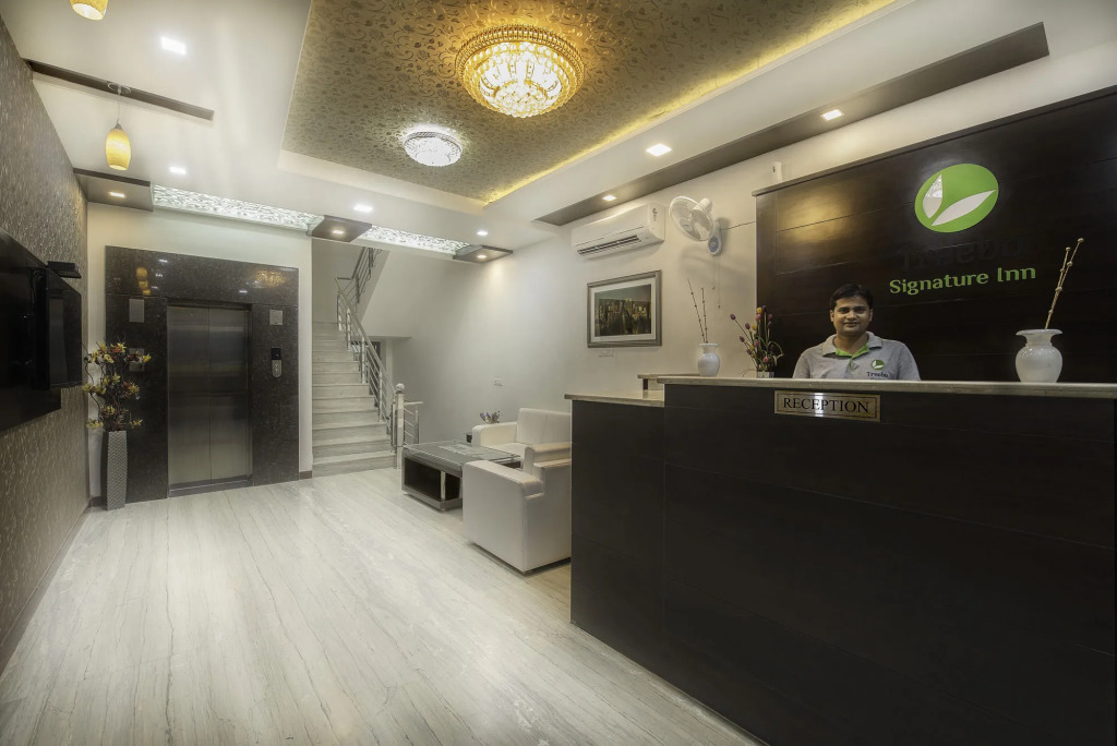 FabHotel Signature Inn