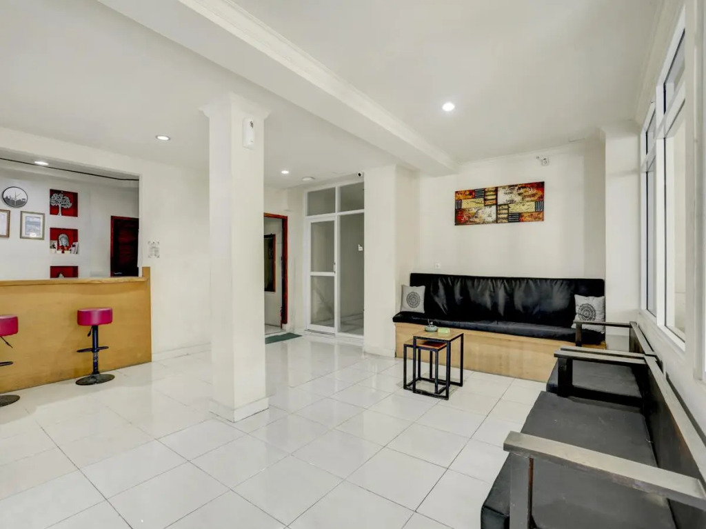 OYO 3950 The Ratna Hotel
