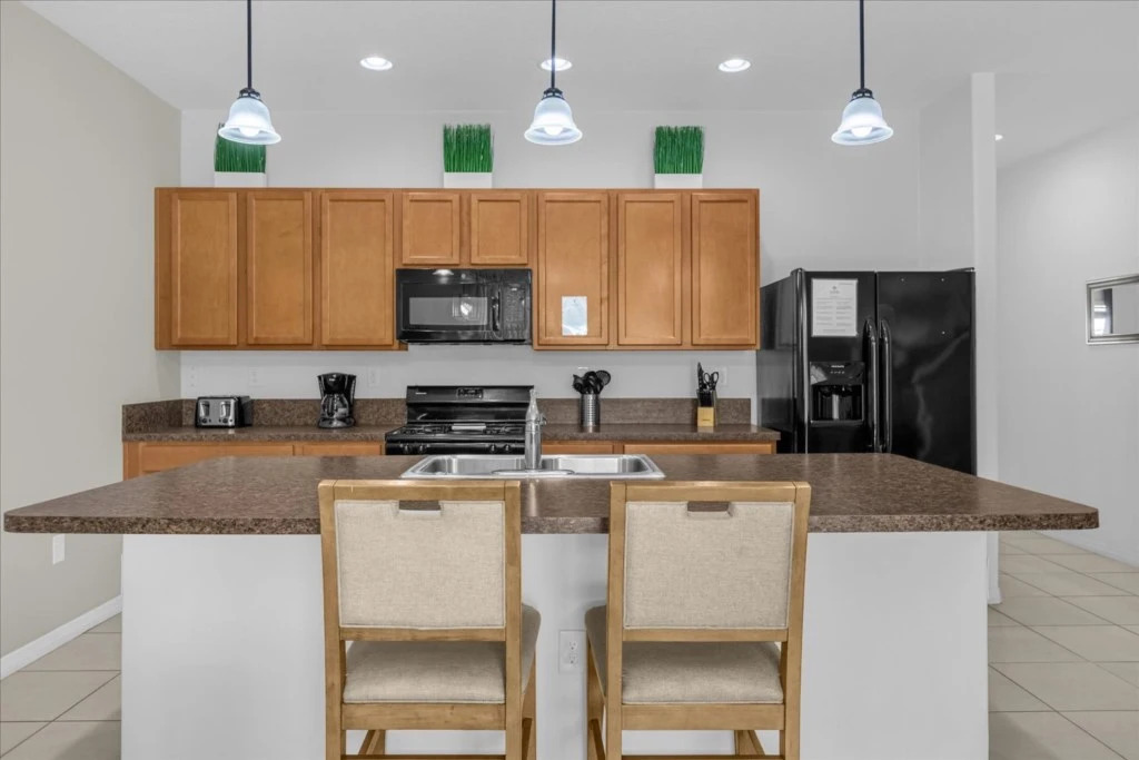 4 Bedrooms 3.5 Bathrooms Solterra 4735 TD