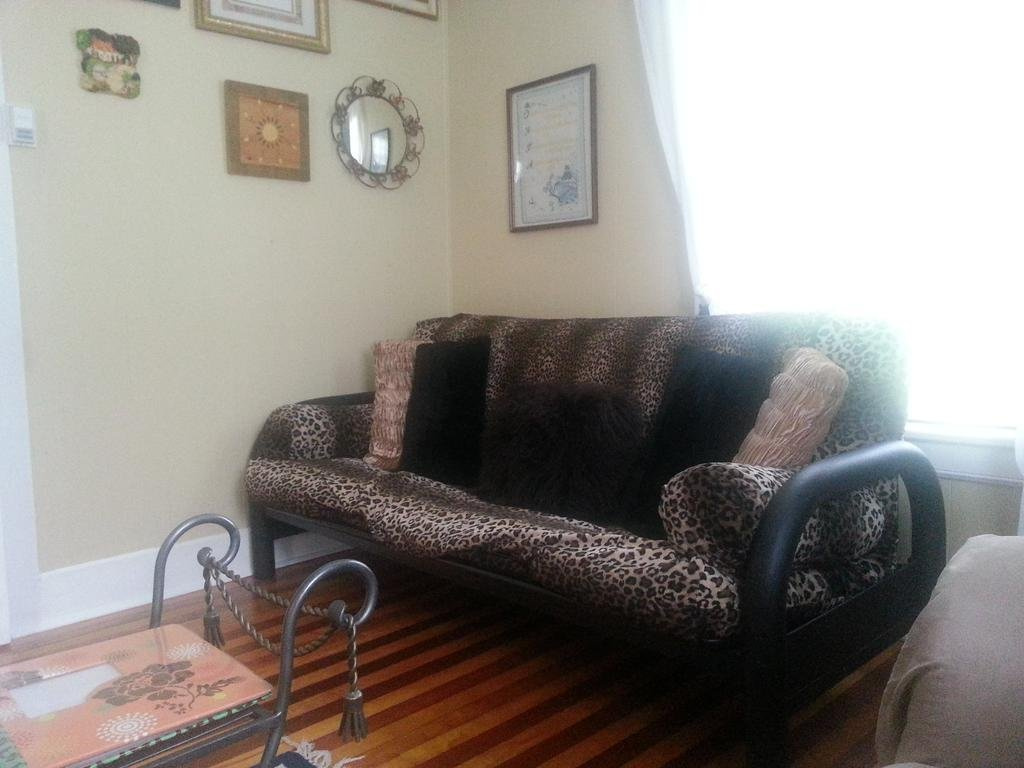 Niagara On The Lake Historic Rental Cottage