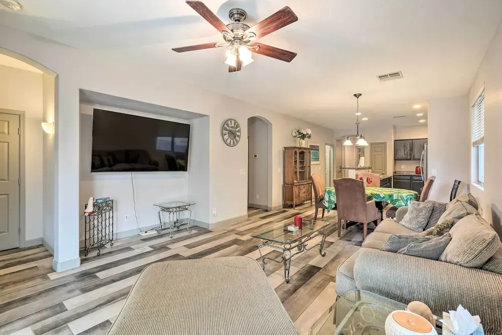 Fire Table, Grill Surprise Cottage with Pool Access