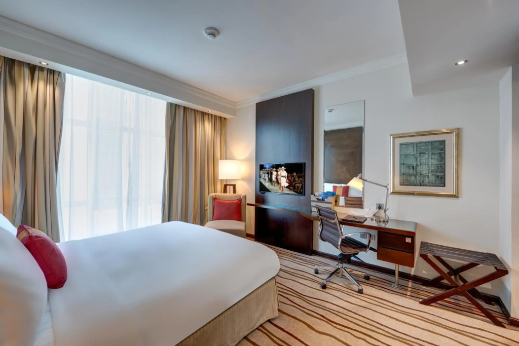 Отель Radisson Blu Barsha Heights