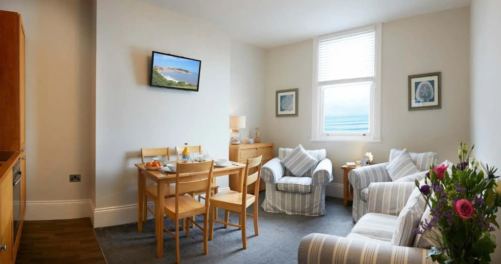 Beachfront Apartment Chloe - Right on the front - Beautifully furnished - Light bright and Airy