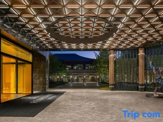 Renaissance Hangzhou Linan Hotel