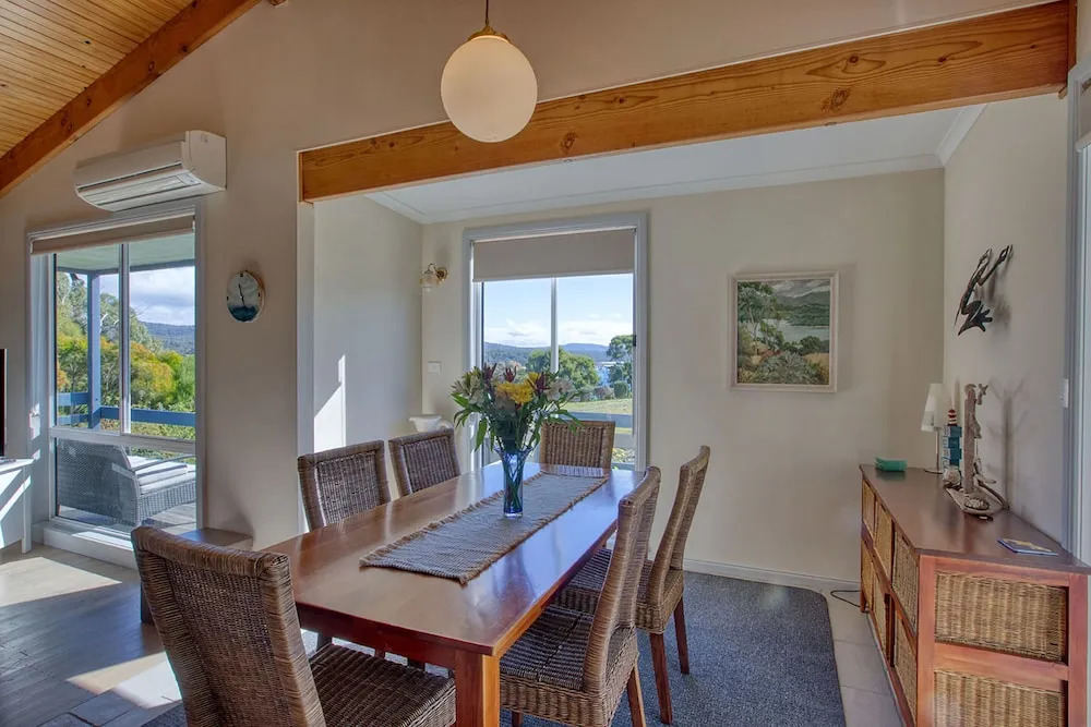 Cockatoo Cabin