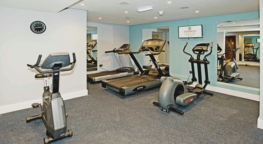 Sandman Signature London Gatwick Hotel