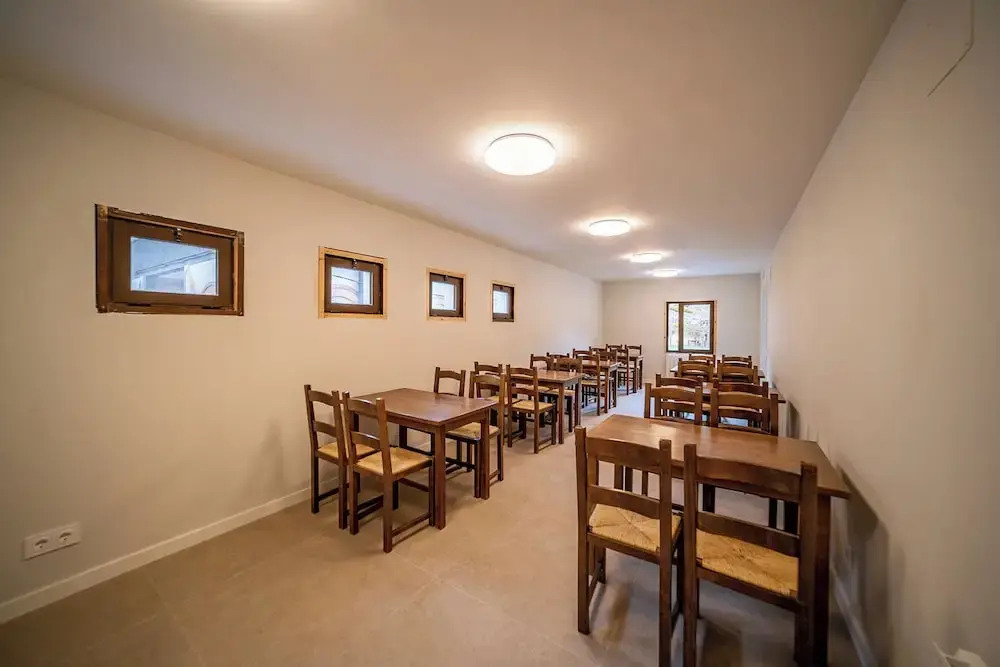 Aran Hostel